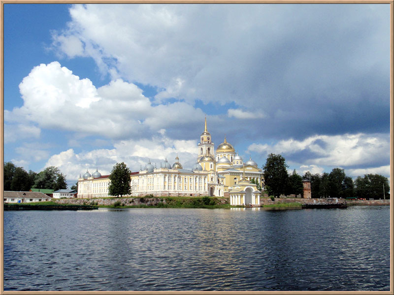 Нило-Столобенская Пустынь. Вид с южной стороны.